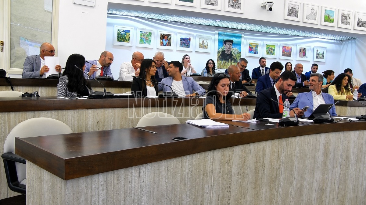 Crotone - Acqua, opposizione all'attacco: "Basta tavoli tecnici, servono responsabilità" - Foto: Redazione 