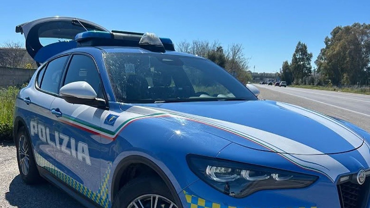 Un’auto su tre non è in regola: il dato che preoccupa prima delle partenze estive - Foto Uff. Stampa Questura di Crotone 
