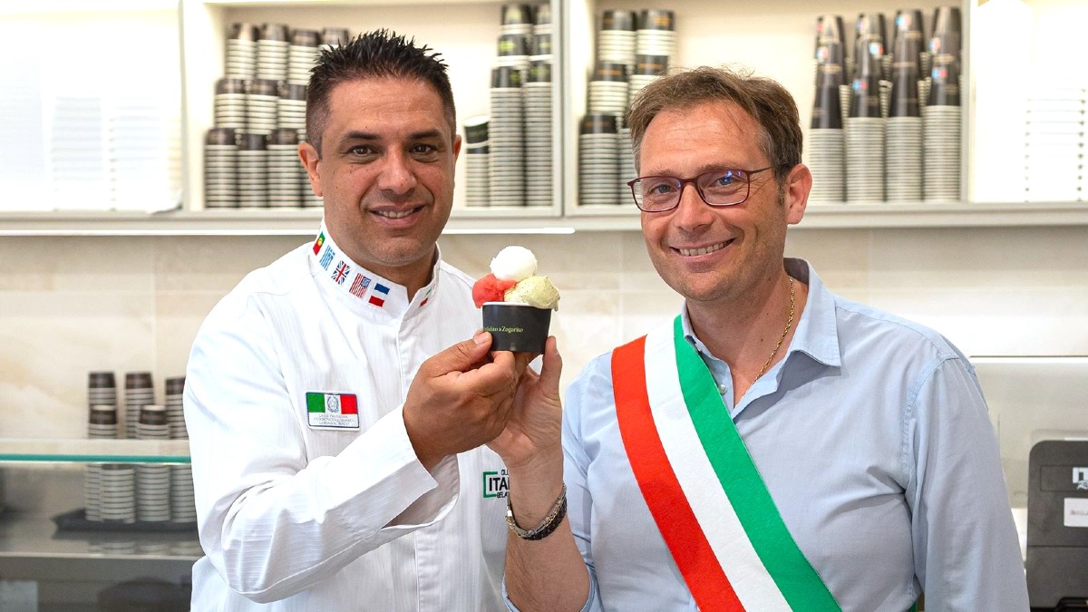 Il campione del mondo Eugenio Morrone torna alle origini: apre a Zagarise la gelateria dell'eccellenza - Foto Uff. Stampa Comune di Zagarise