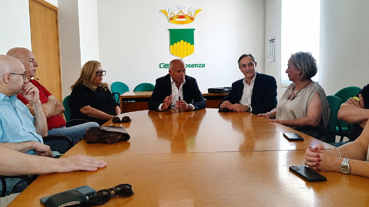 Cosenza, Comune e commercianti a confronto: il Masterplan per il rilancio - Foto Uff. Stampa Comune di Cosenza