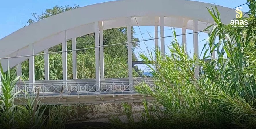 Badolato, completata la nuova passerella pedonale sul Ponte Vodà: più sicurezza per cittadini e viabilità - Foto: Uff. Stampa Anas