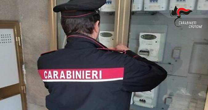 Cirò – Allaccio abusivo alla rete elettrica, denunciato un uomo  - Foto: Ufficio stampa Carabinieri Crotone