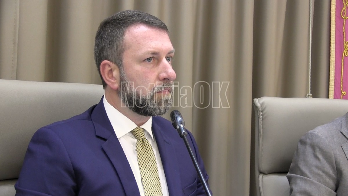 Crotone - Dopo il rogo, il Presidente del Consiglio Megna chiede un piano per la rete idrica di Papanice - 