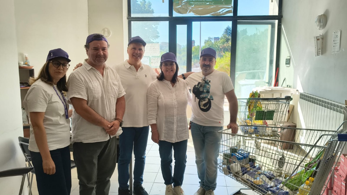 Cosenza, dipendenti Intrum Italy al fianco della Croce Rossa con il progetto "In-Day" -  Foto Uff. Stampa Intrum Italy Esclapon & Co.