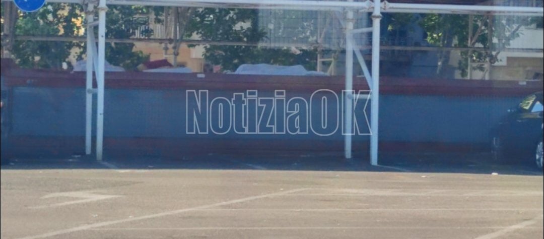 Crotone, tornano gli accampamenti a Piazzale Nettuno: un problema che si ripresenta  - Foto: Redazione