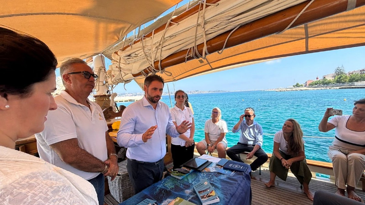 Crotone, mare entro i limiti secondo Goletta Verde: criticità solo alla foce dell'Esaro - Foto Uff. Stampa Regione Calabria