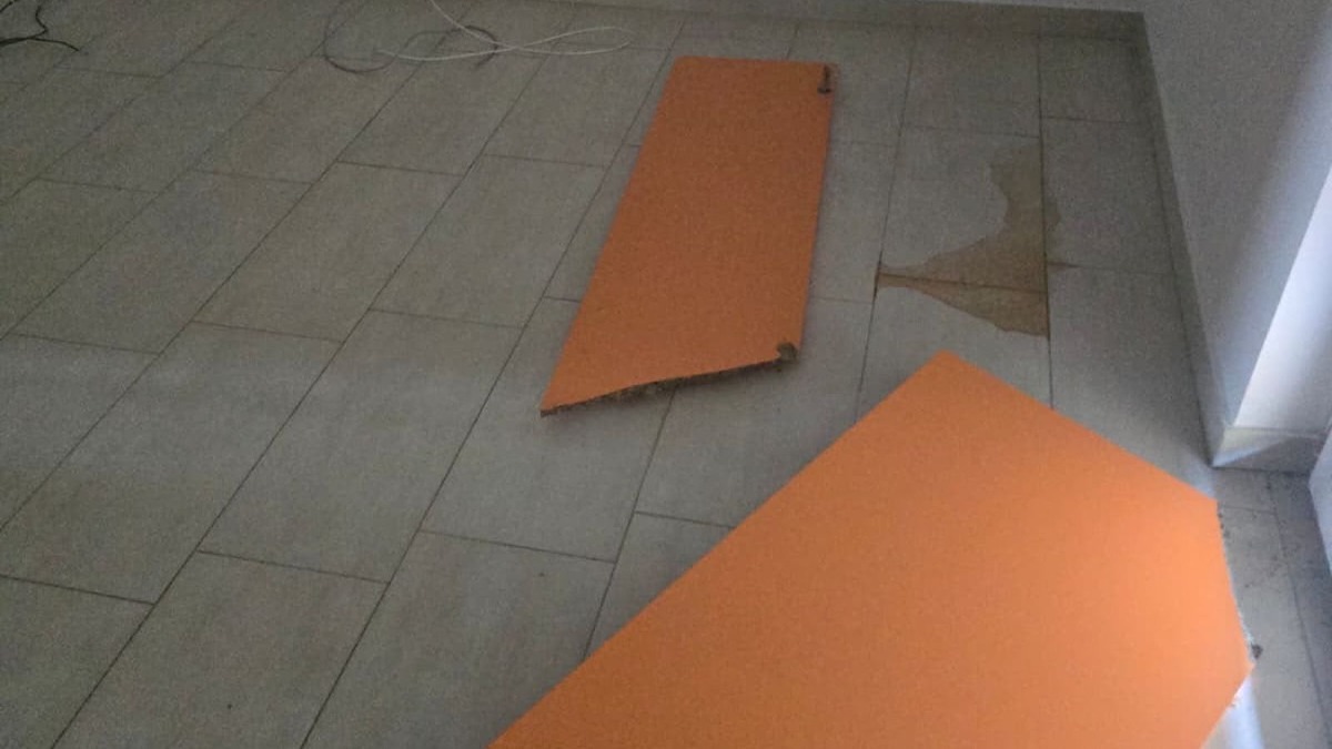 Crotone - Cantorato, vandali nella futura sede della scuola: dura la denuncia - Foto uff. stampa "La Forza delle Donne"
