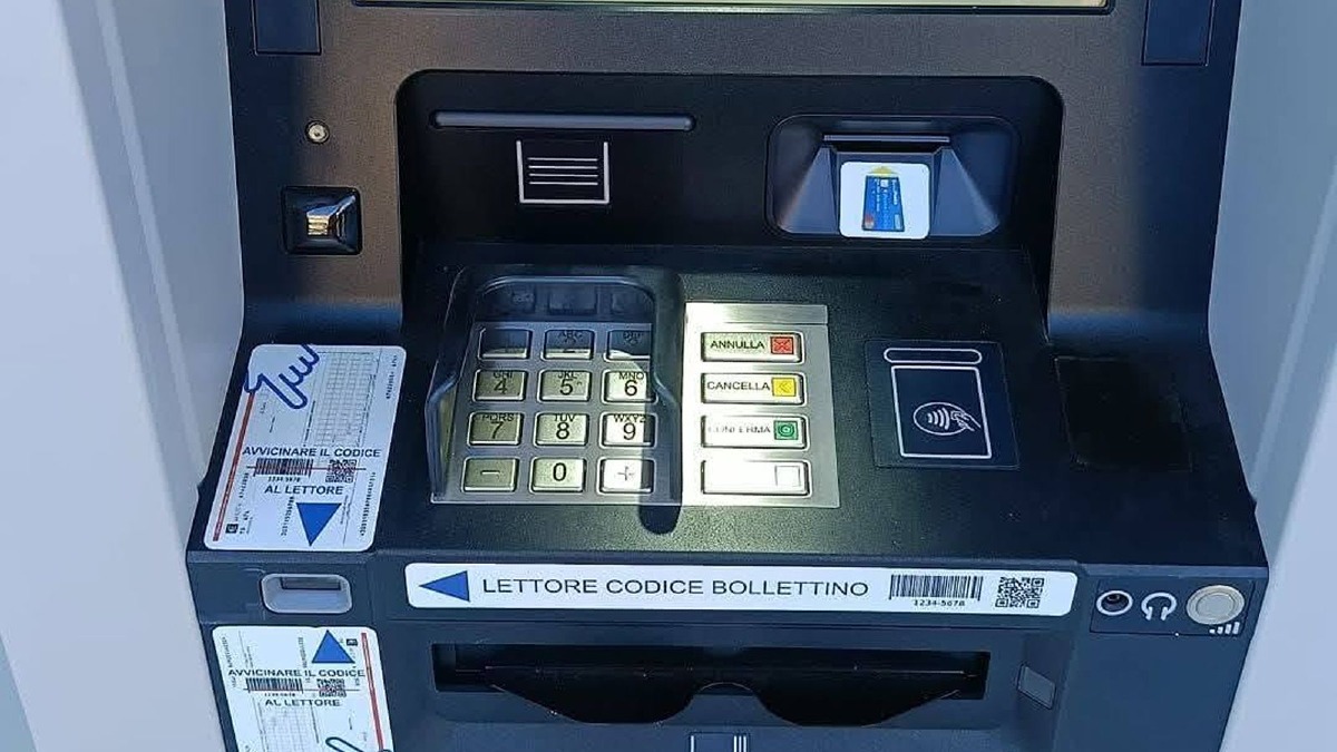 Belcastro, attivato il nuovo sportello ATM Postamat all'ufficio postale - - Foto Uff. Stampa Comune di Belcastro 