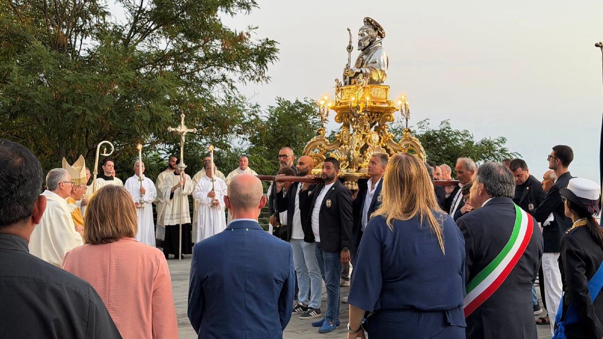 Paola rinnova il voto a San Francesco: fede e tradizione nella solenne festa del 14 luglio - Foto Uff. Stampa Comune di Paola 