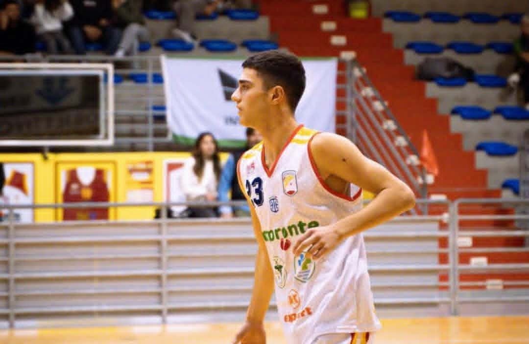 Basket Academy saluta Andrea Pistoia: un altro talento del vivaio giallorosso pronto alla nuova sfida - Foto: Uff. Stampa Comune di Catanzaro