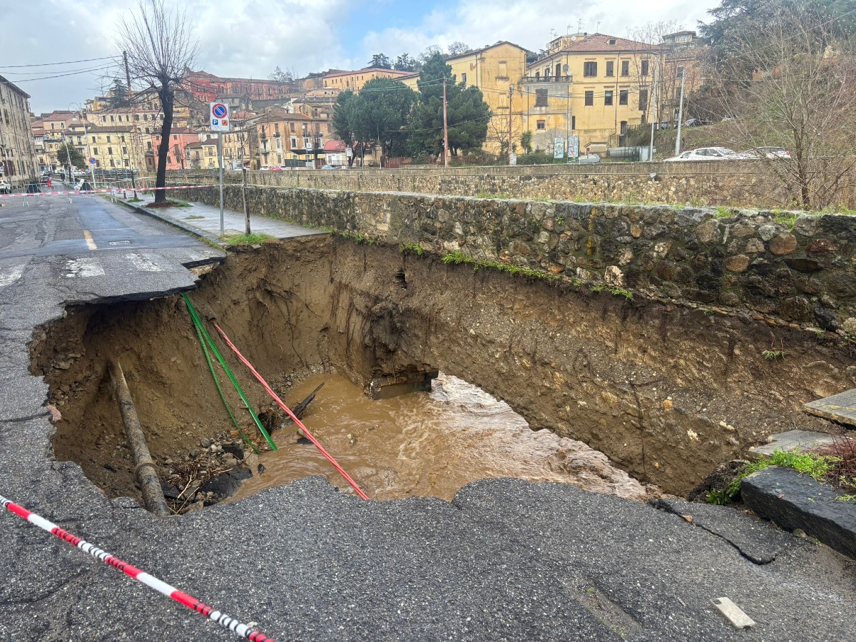 Cosenza, la Giunta approva il DIP per il ripristino di via Dante dopo i danni dell'alluvione - 