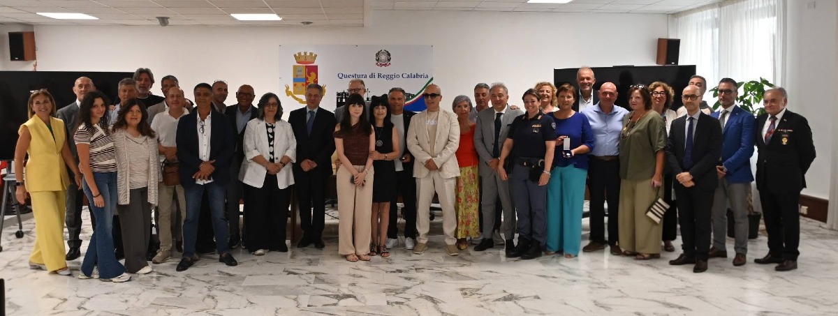 Reggio Calabria, consegnate le medaglie di commiato al personale della Polizia di Stato in pensione - Foto: Uff. Stampa Questura di Reggio Calabria