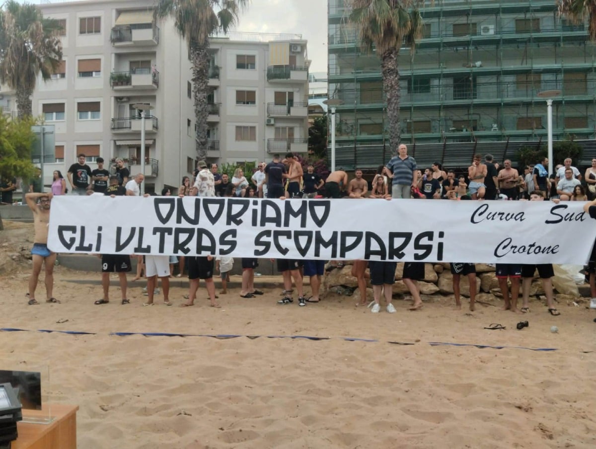 Crotone, memoria e appartenenza nel messaggio della Curva Sud dopo il 3° Memorial - Foto: Curva Sud Crotone 