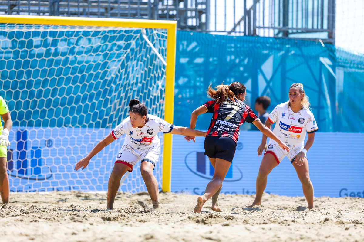 Beach Soccer - Serie A Q8 femminile: Cagliari inarrestabile, Terracina conquista la Final Four, Vjs Velletri a un passo -  Foto Uff. Stampa LDN 