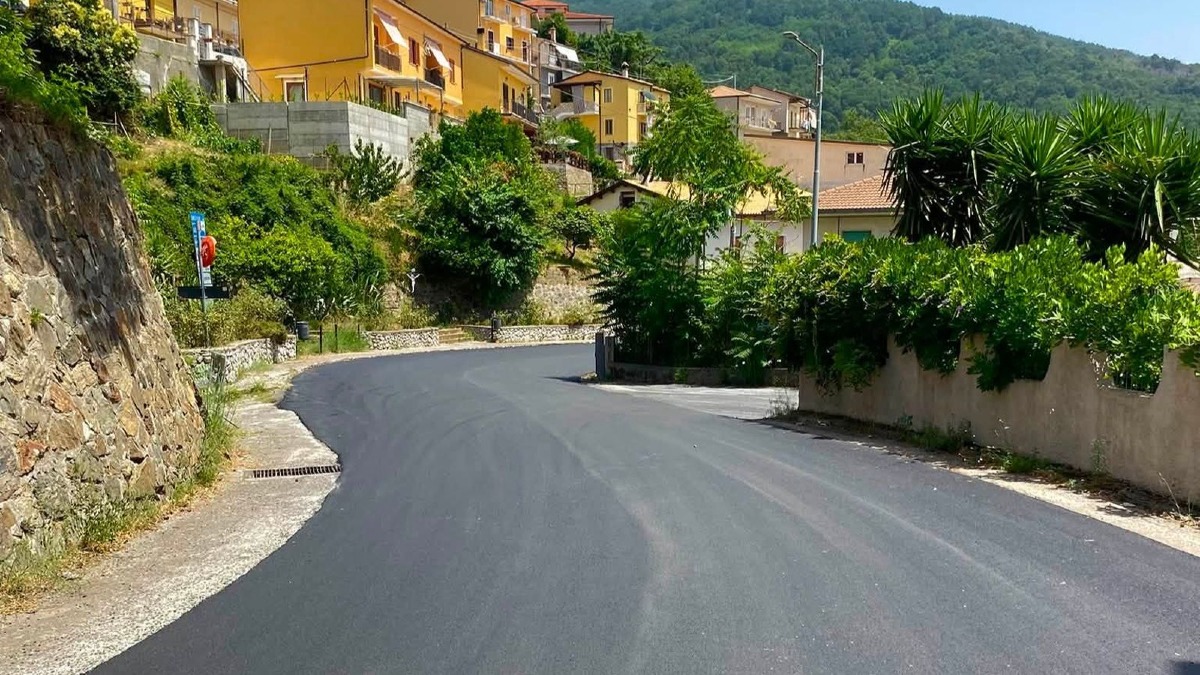 Falerna, completato il rifacimento di via Roma: nuova pavimentazione per 1,5 chilometri - Foto Uff. Stampa Comune di Falerna 