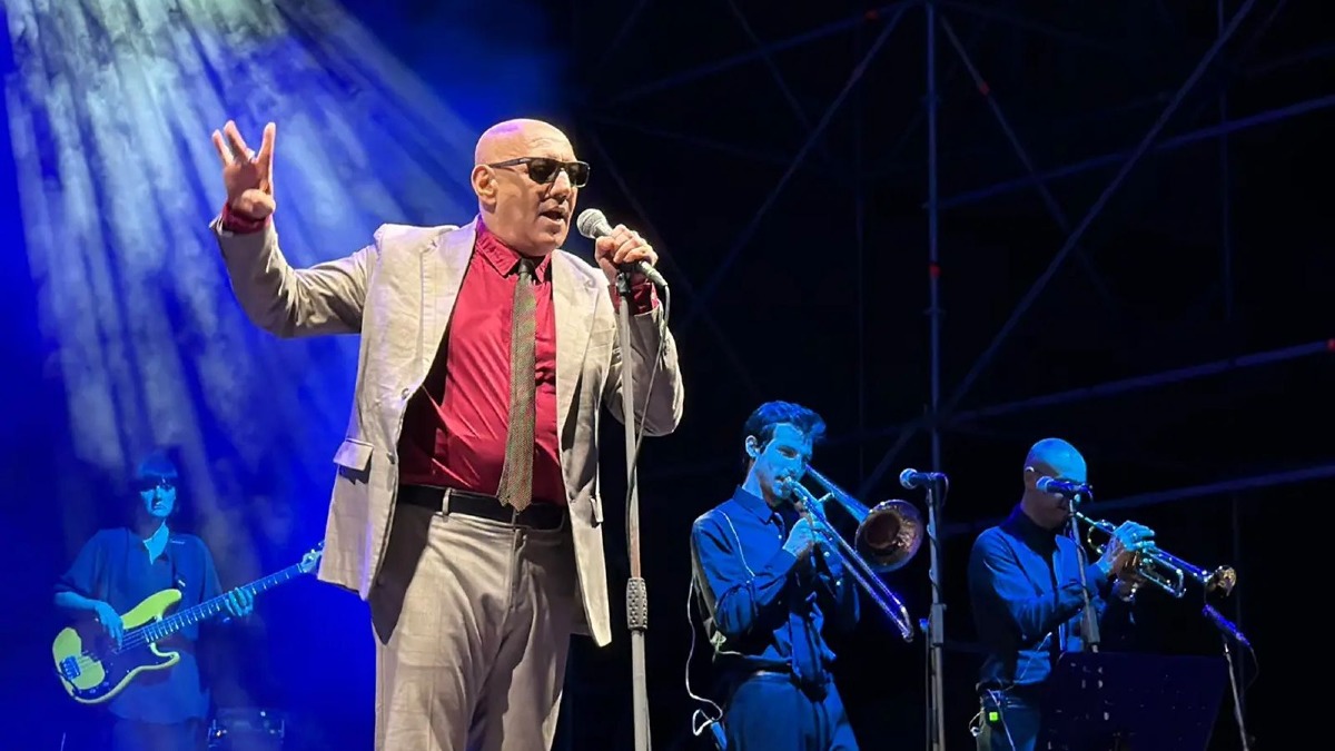 Cosenza, Giuliano Palma conquista Invasioni: piazza in festa fino a notte: oggi Enzo Avitabile - Foto Uff. Stampa Comune di Cosenza