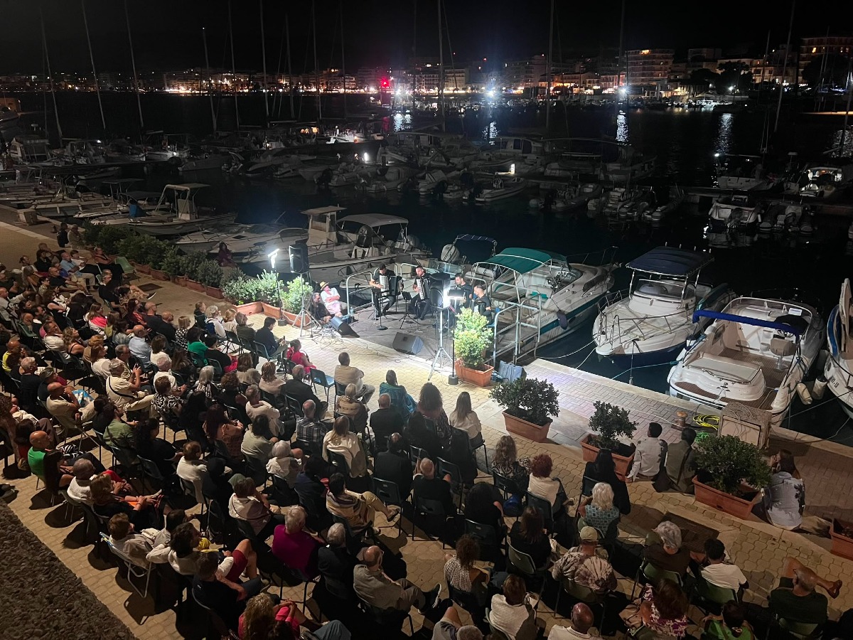 Crotone, il Porto Vecchio si trasforma in teatro: applausi per l'Opale Accordion Quartet - Foto Uff. Stampa Opale Accordion Quartet 
