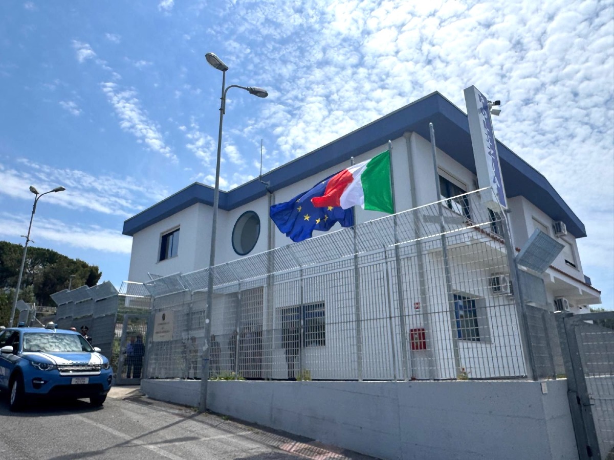 Tentata estorsione per un debito di droga: un arresto nel Cosentino - Foto Uff. Stampa Polizia di Stato 