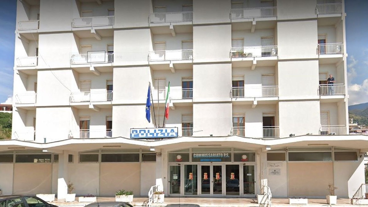 Furto in abitazione a Paola, arrestato in flagranza un 47enne - Foto Uff. Stampa Polizia di Stato