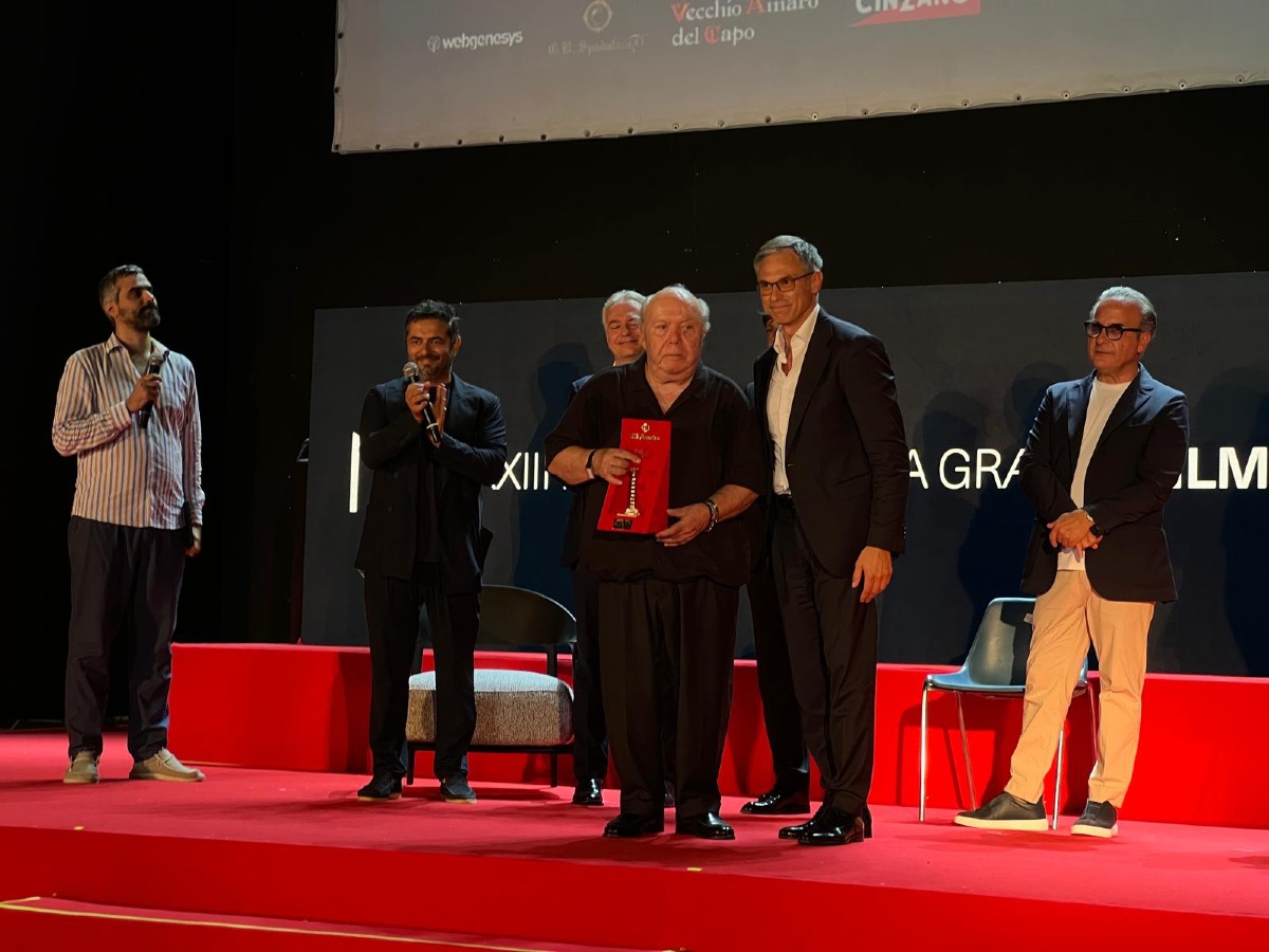 Magna Graecia Film Festival, la Polizia promuove la movida sicura a Soverato - Foto Uff. Stampa Questura di Catanzaro 