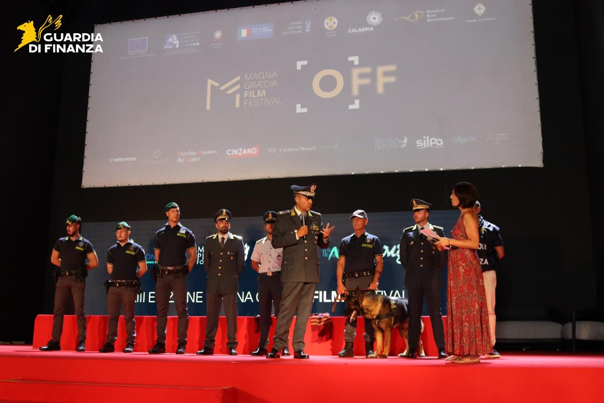 La Guardia di Finanza al Magna Graecia Film Festival: focus su legalità e pirateria digitale - Foto Uff. Stampa Guardia di finanza 