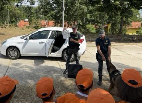 Decollatura - Le Fiamme Gialle tra i giovani per promuovere la legalità - Foto: Ufficio stampa GDf Catanzaro