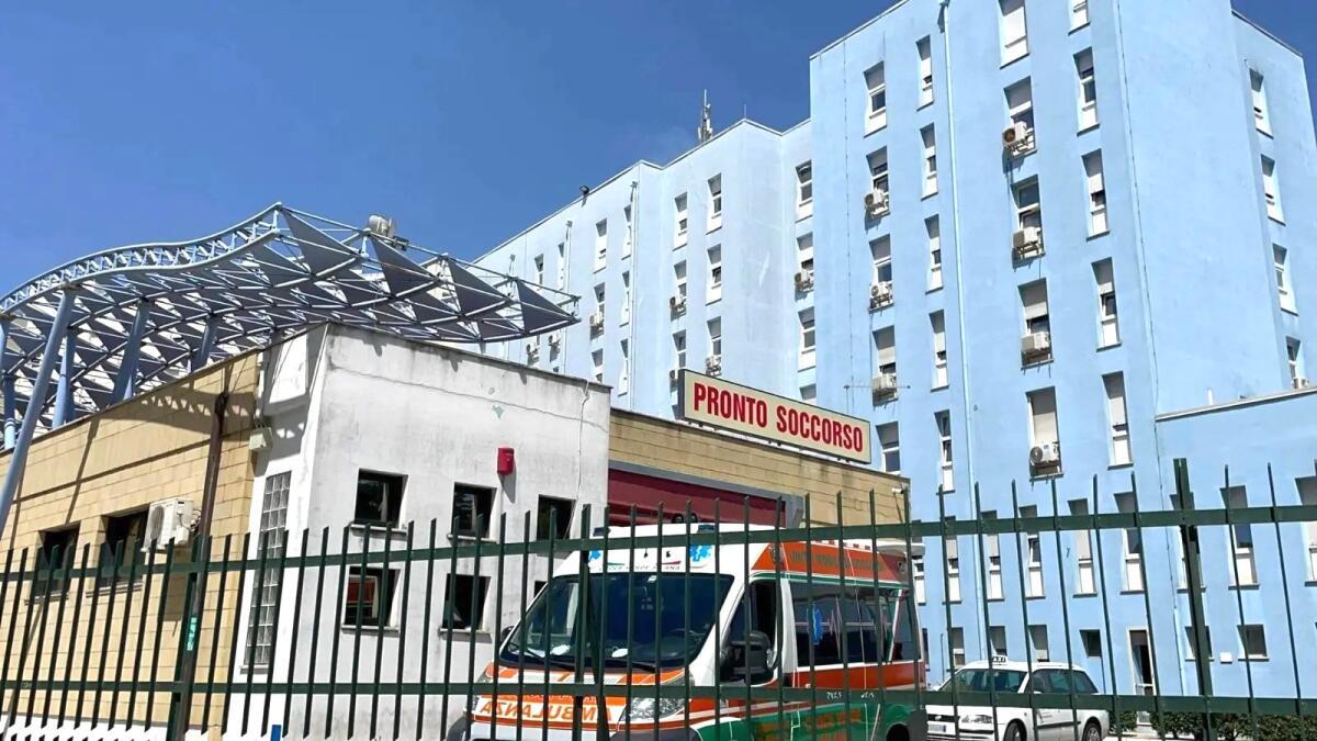 Anziano si allontana dall'ospedale di Crotone, l'Asp avvia un'istruttoria interna - 