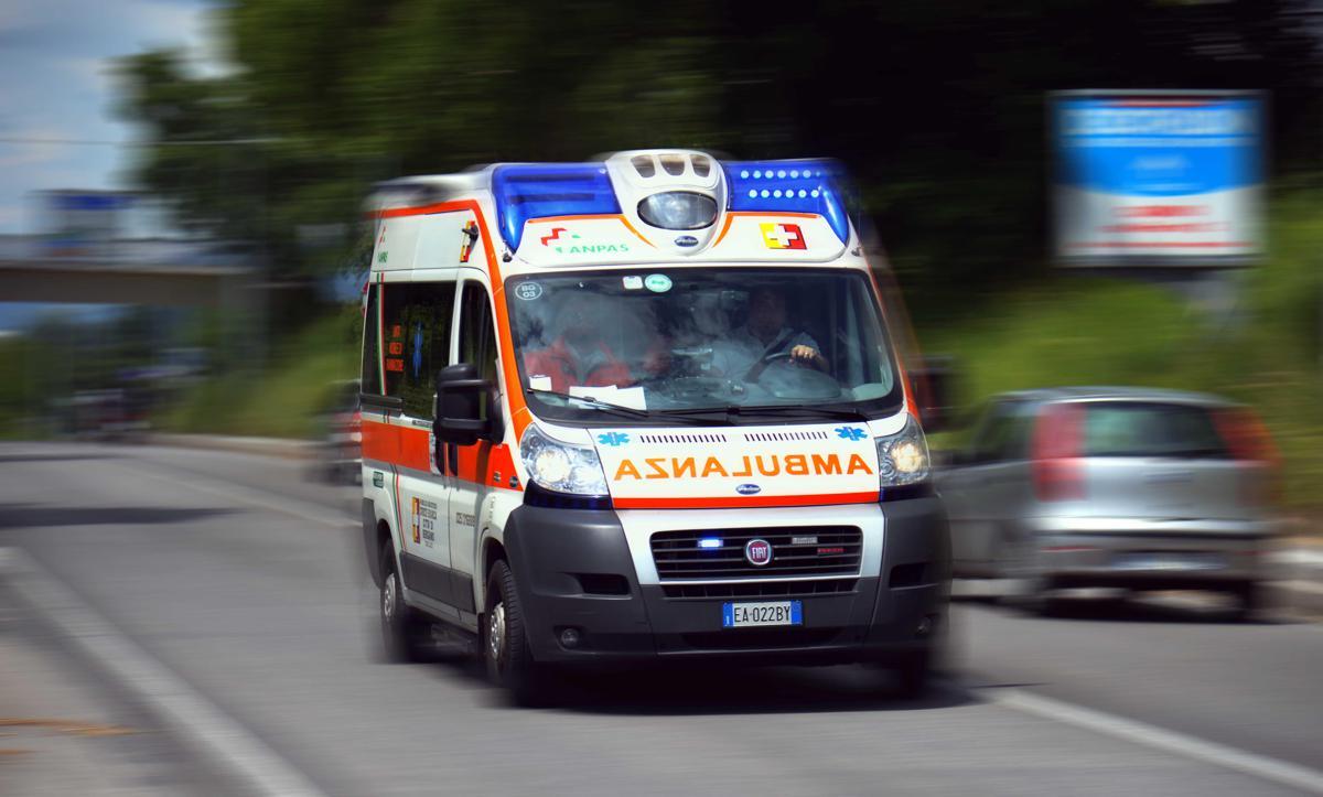 Belluno, cerca pezzi dello specchietto retrovisore in galleria: investito e ucciso 79enne - 