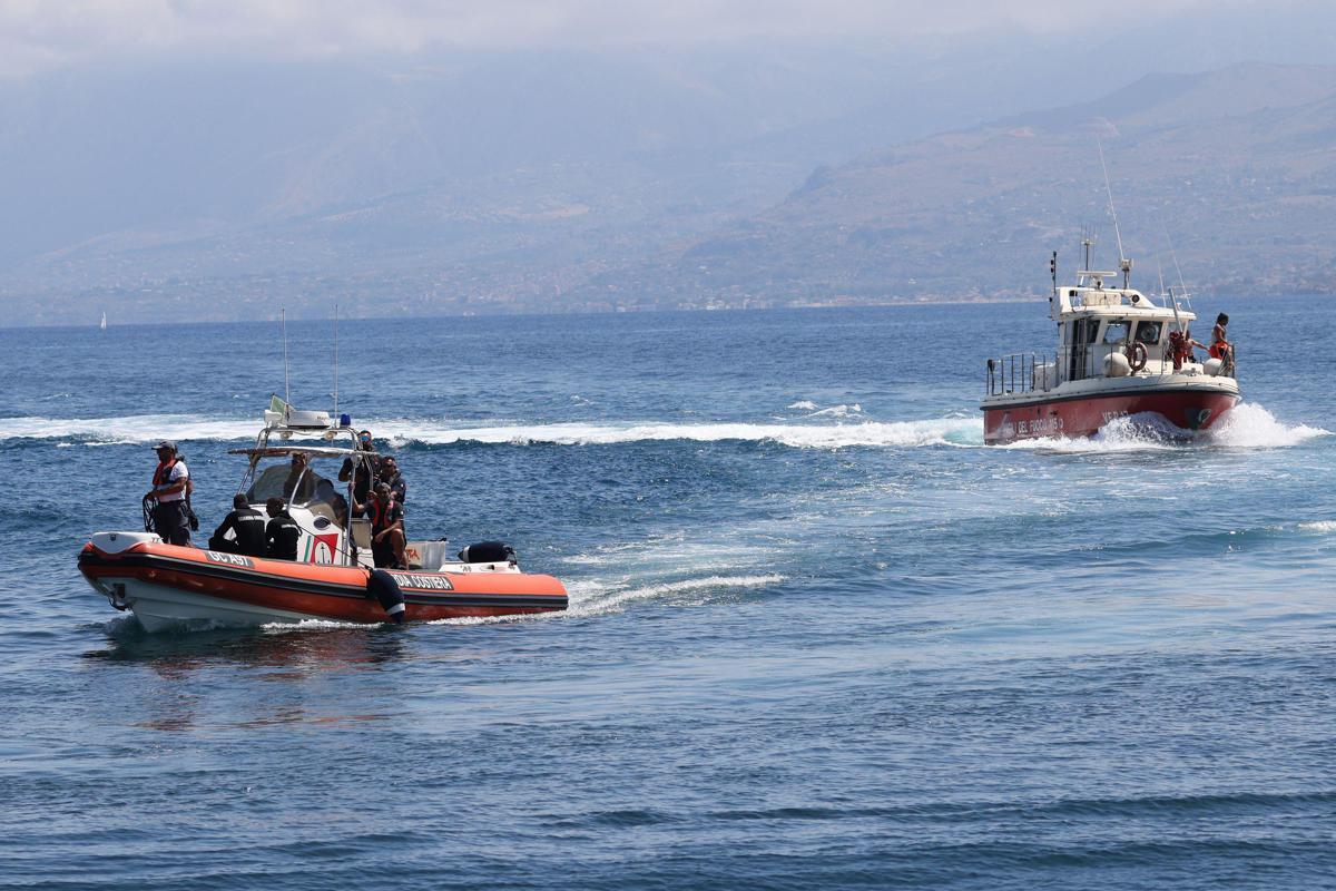 Lecce, recuperato in mare corpo senza vita di un uomo: indagini su identità - 