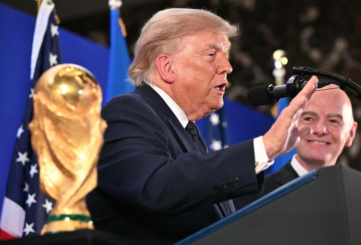 "Se la tua squadra perde...", la battuta a Infantino: anche per Trump Argentina favorita? - 