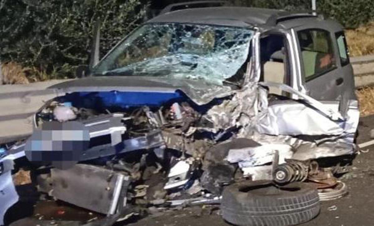 Scontro tra auto, muore 22enne: tragedia nella notte nel Catanzarese - 