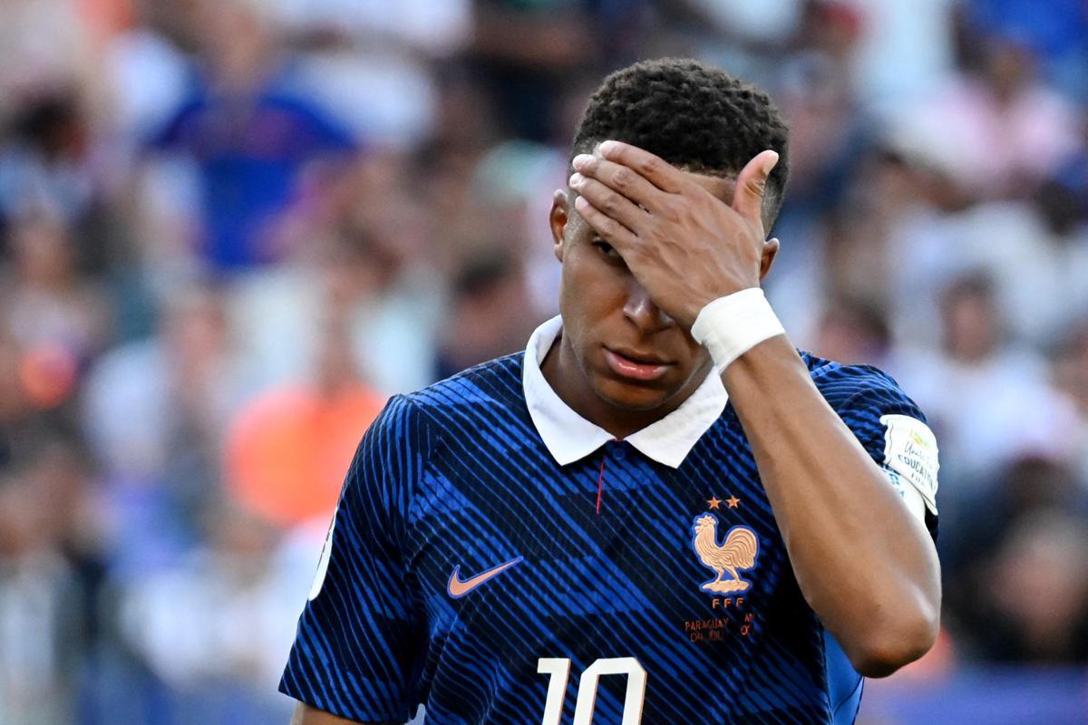 Francia-Marocco, Mbappé sbaglia rigore e si dispera - Video - 