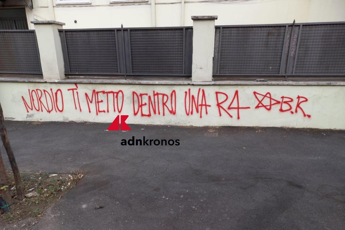 "Nordio ti metto dentro una R4", scritta choc firmata Br a Roma - 