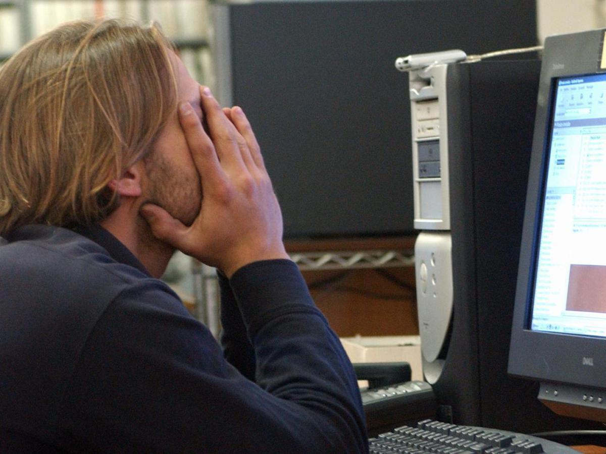 Intelligenza artificiale, il 'nuovo' stress dei lavoratori: "Addestriamo chi ci sostituirà" - 