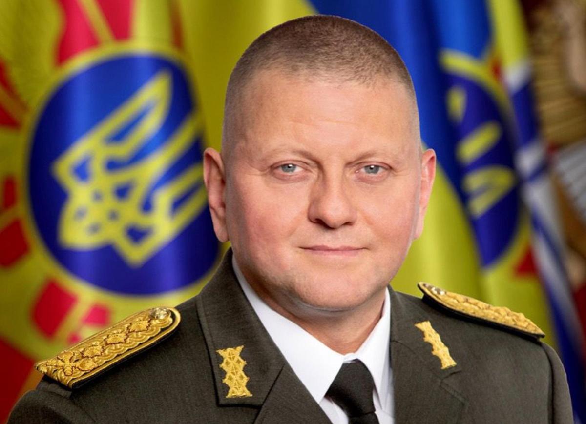 Ucraina, Zaluzhnyi annuncia a Zelensky l'intenzione di candidarsi alle presidenziali - 