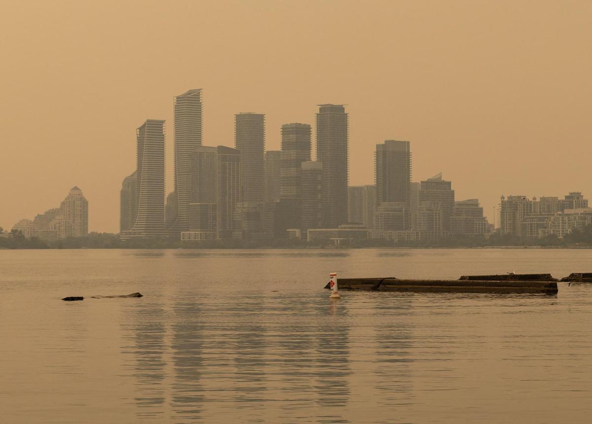 Canada, oltre 200 incendi fuori controllo: fumo 'invade' gli Usa - 
