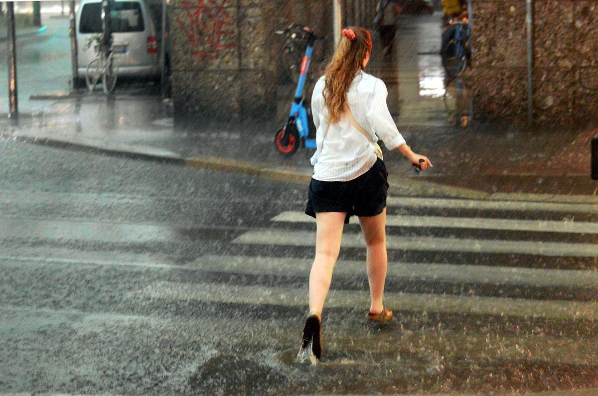 Temporali e crollo termico, ma la tregua dal caldo sarà breve: le previsioni meteo - 