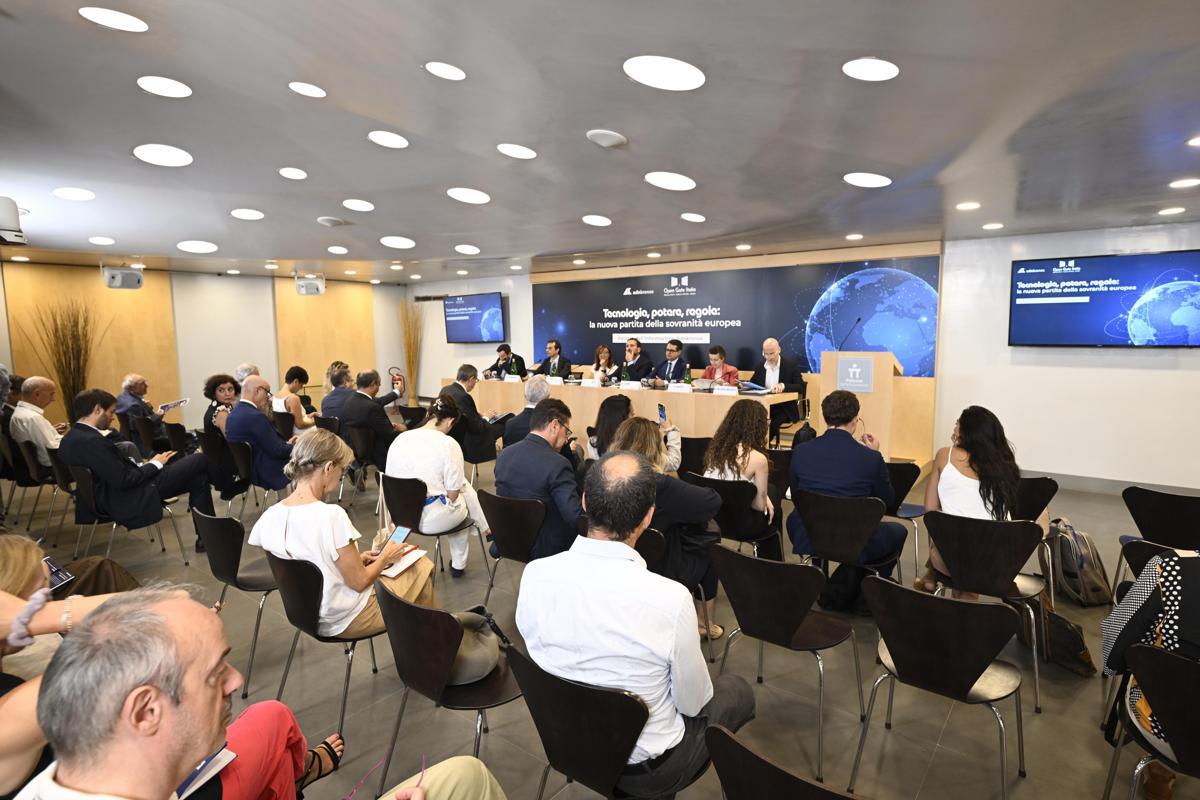 Digitale, la sovranità europea passa da reti, cloud, AI e cybersicurezza - 