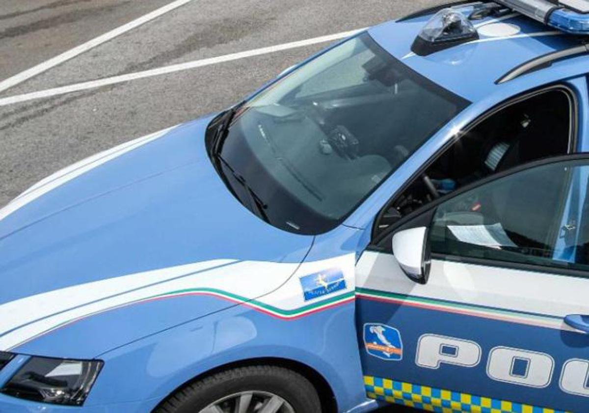 Lancia tanica di benzina su poliziotto e tenta di dargli fuoco, arrestato - 