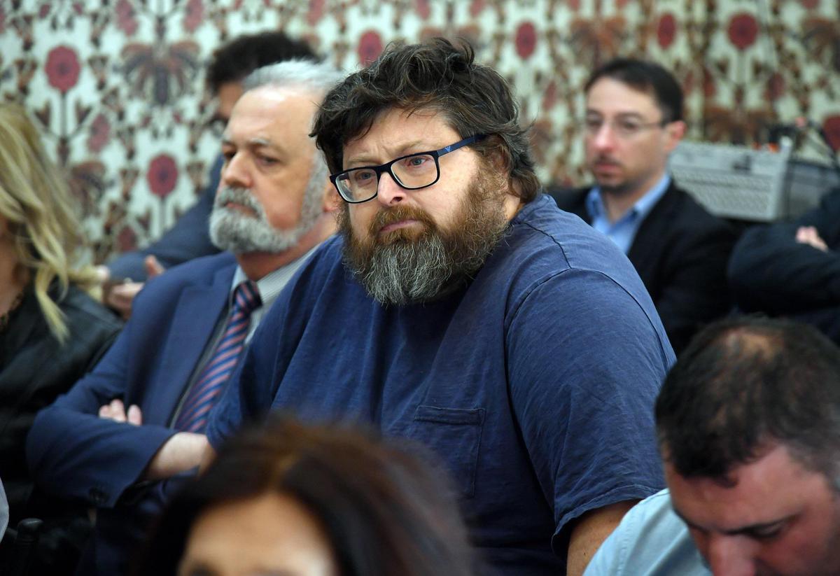 Caso Adinolfi, leader Popolo della Famiglia resta ai domiciliari: Riesame respinge istanza difesa - 