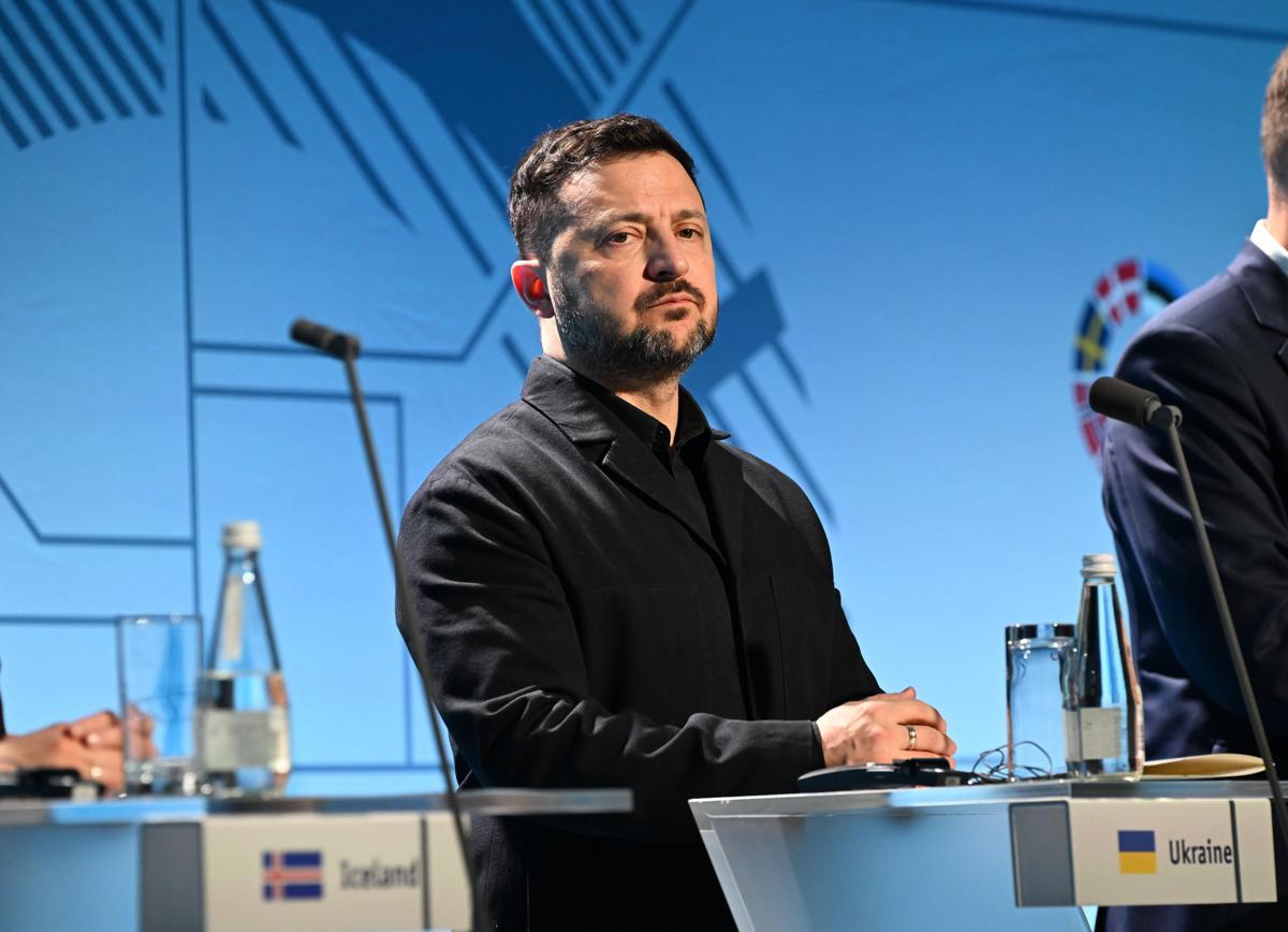 Ucraina, Zelensky silura Syrskyi: via il comandante delle forze armate - 