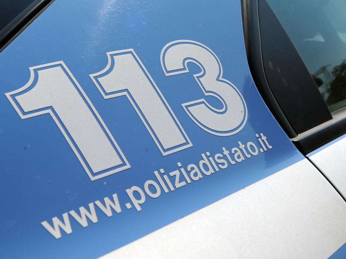 Milano, colpito con venti coltellate alla schiena per strada: grave un 55enne - 