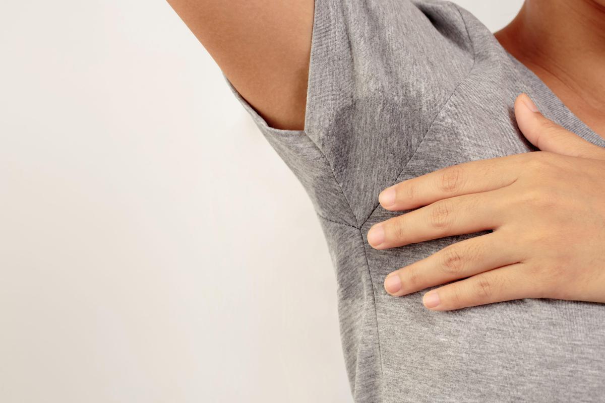 Svelato l'interruttore genetico che fa sudare troppo, nuove speranze per l'iperidrosi - 
