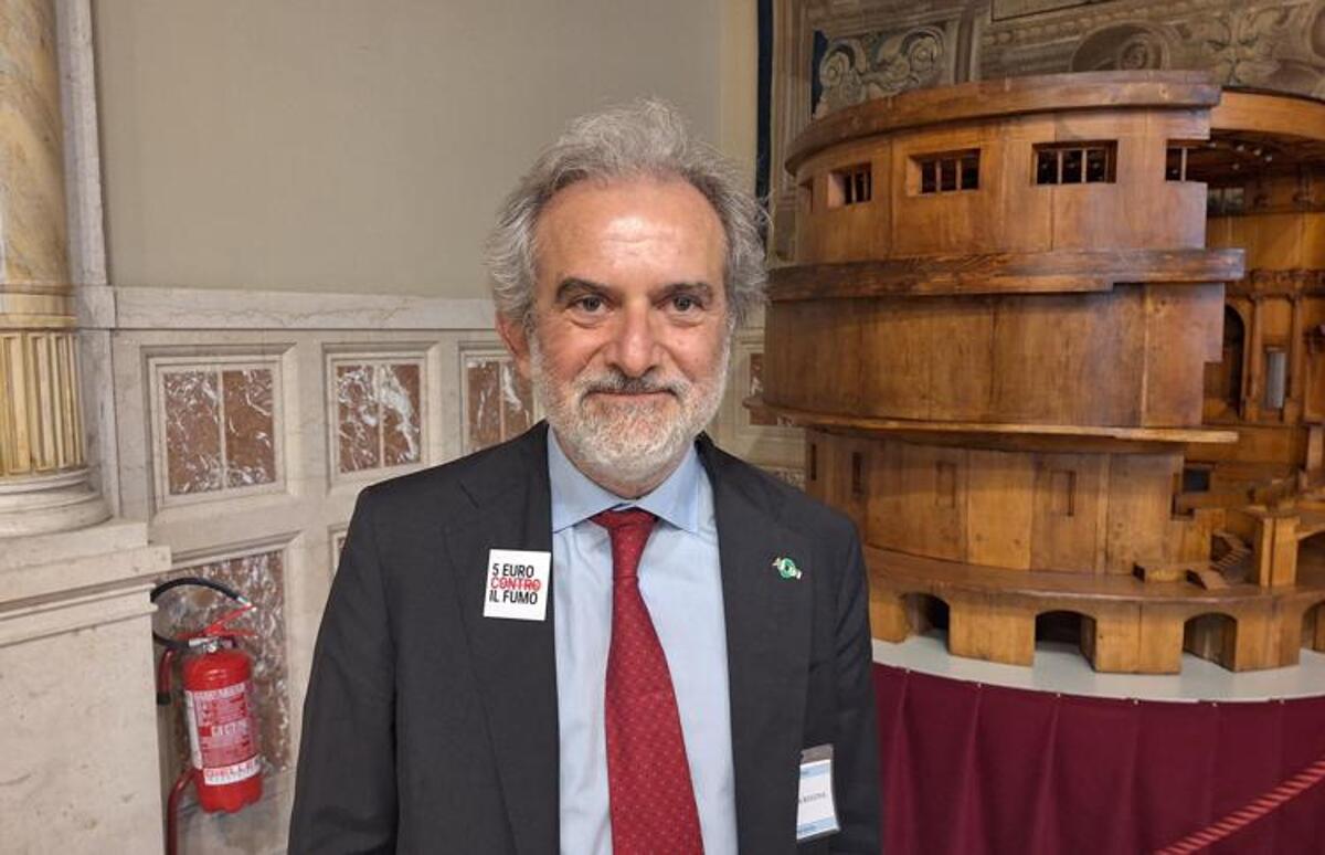 Fumo, Perrone (Fondazione Aiom): "52mila firme per aumentare costo sigarette, ora tocca alla politica" - 