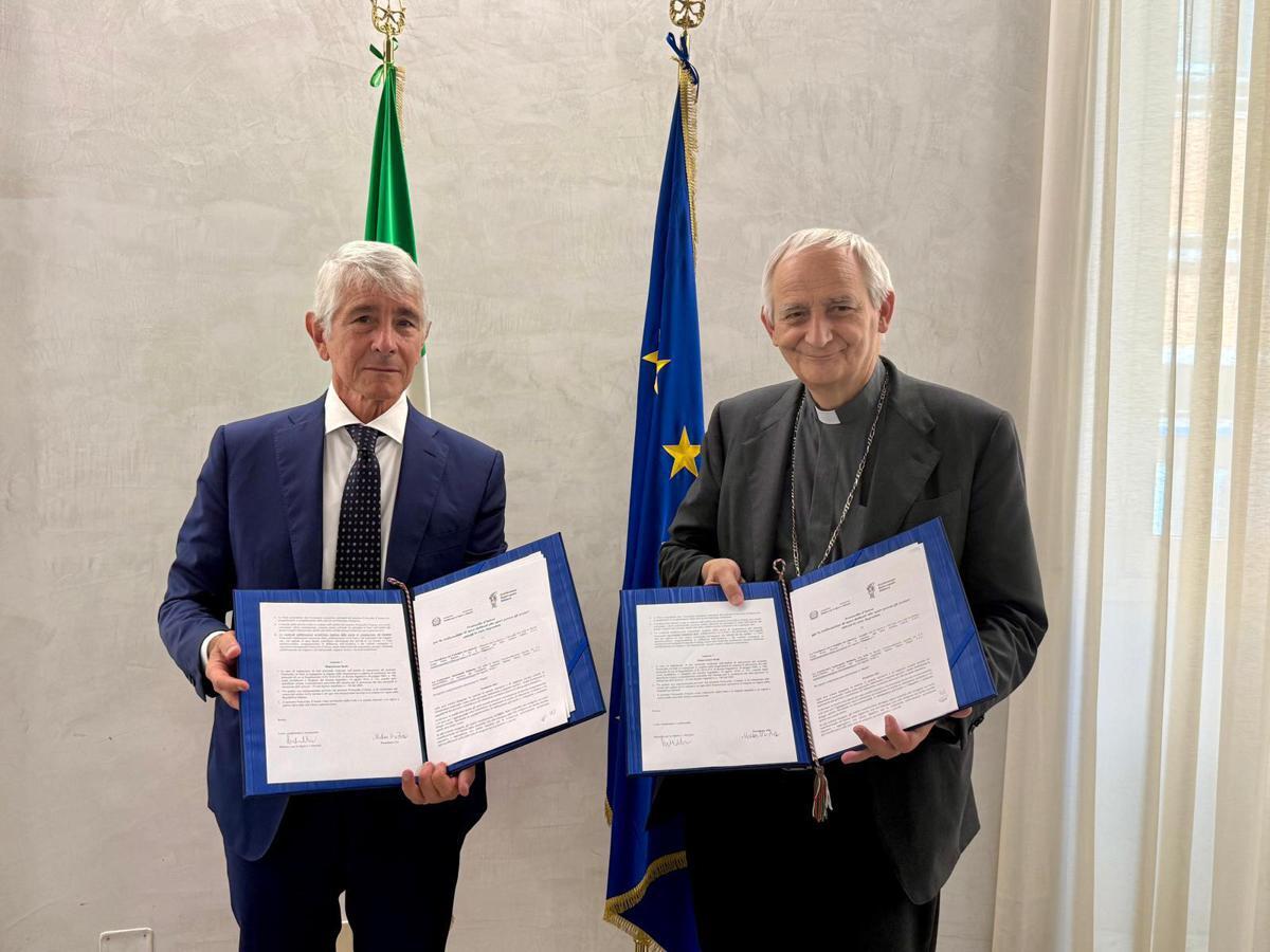 Firmato protocollo d'intesa tra Abodi e Zuppi per la riqualificazione degli oratori nelle aree disagiate - 