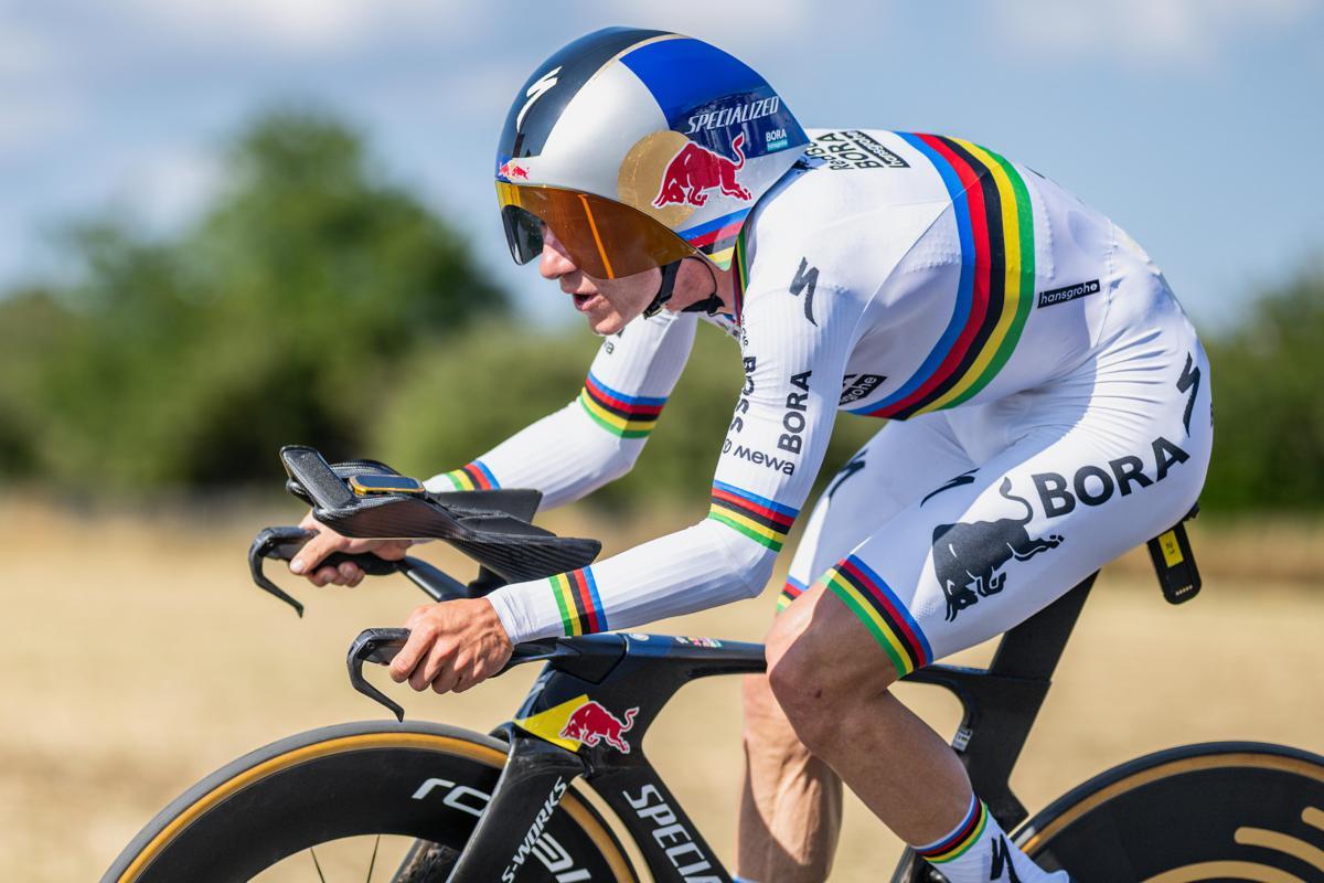 Tour de France, Evenepoel vince la cronometro della 16a tappa, Pogacar resta in maglia gialla - 