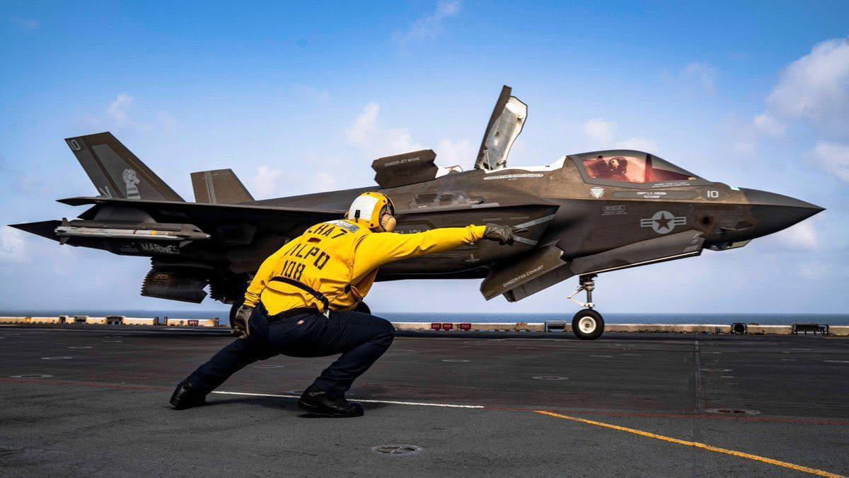 Iran, nuova ondata di raid Usa. Pasdaran annunciano attacco “a sorpresa” contro base in Siria - Diretta - 