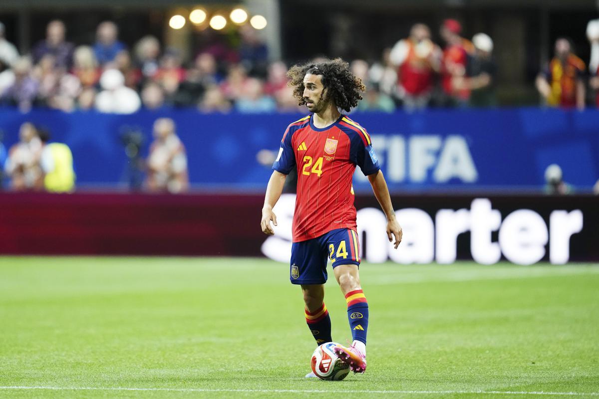 Spagna-Austria, gol annullato a Cucurella per fallo su portiere: cosa è successo - 