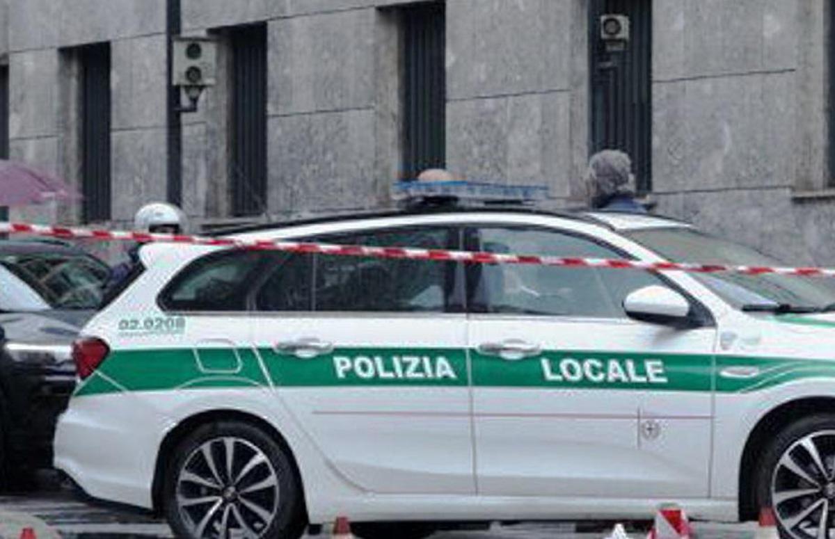 Milano, ciclista travolta e uccisa: camionista denunciato per omicidio stradale - 