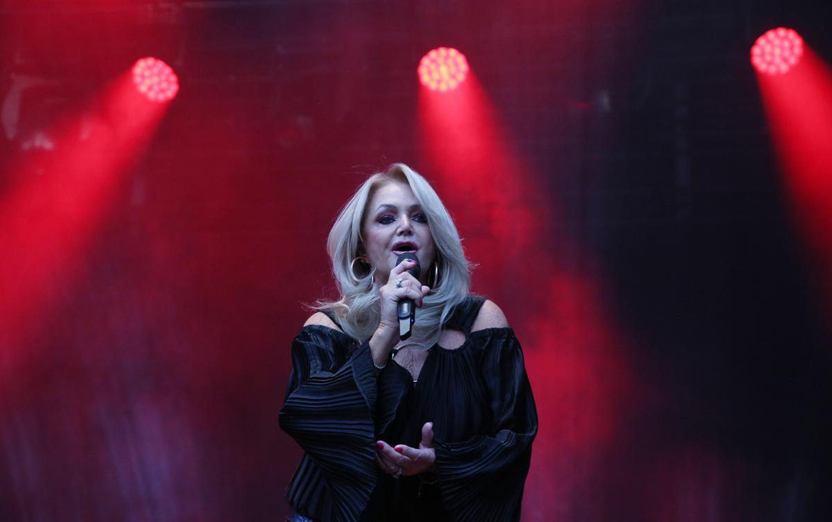 Musica, addio a Bonnie Tyler: muore a 75 anni la voce roca del rock romantico - 